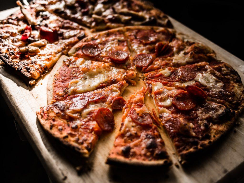 america's famous pizza styles - how to make them at home