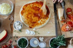 homemade pizza tips pizza sauce
