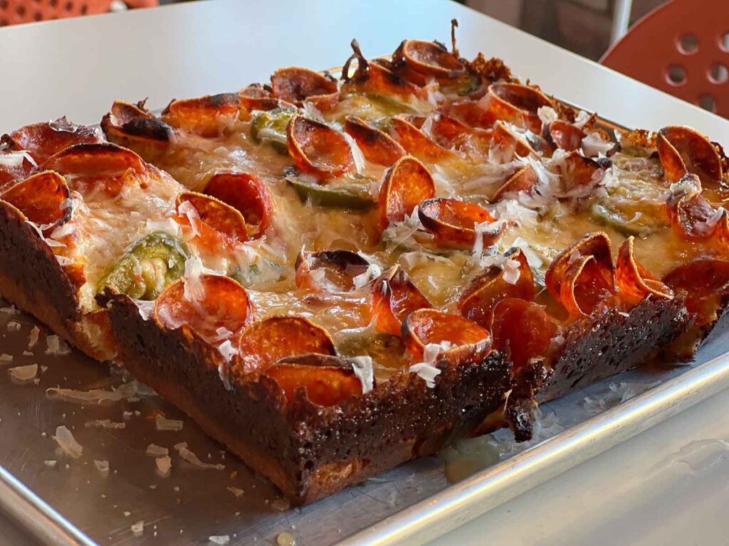 wrecktangle review detroit style pizza