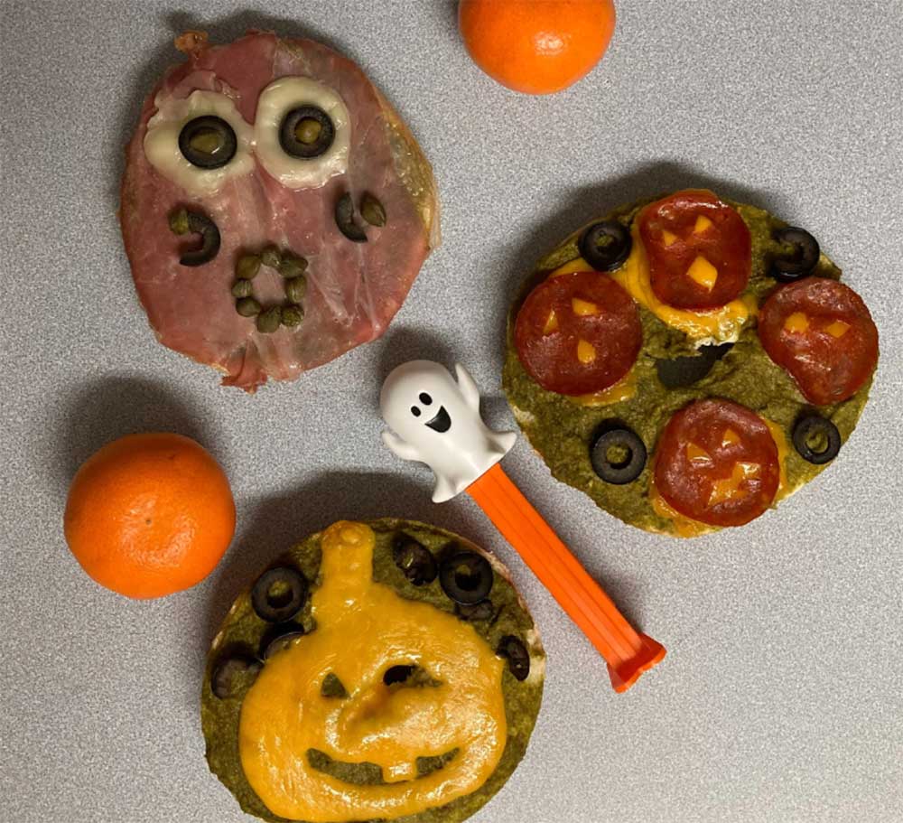 halloween pizza party ideas with pizza bagels