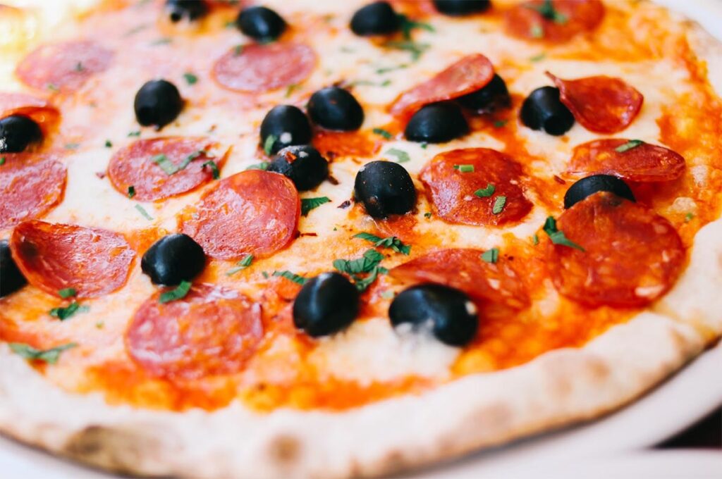 ways to use olives on homemade pizza