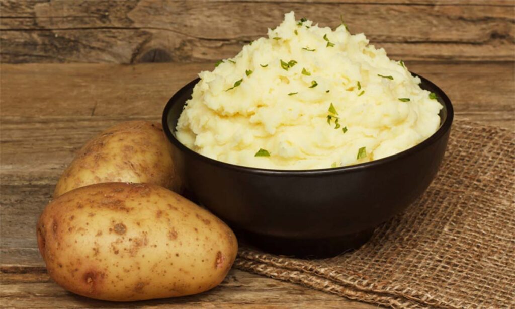 mashed potatoes to add flavor to pizza dough