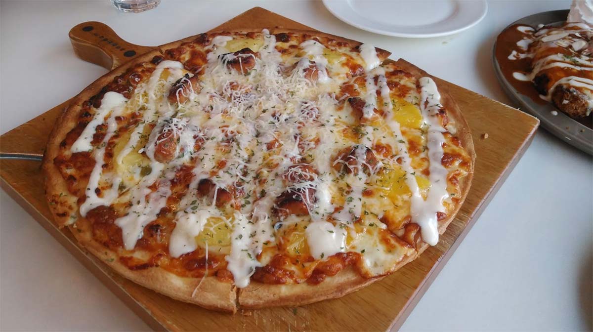 drizzled ranch on pizza