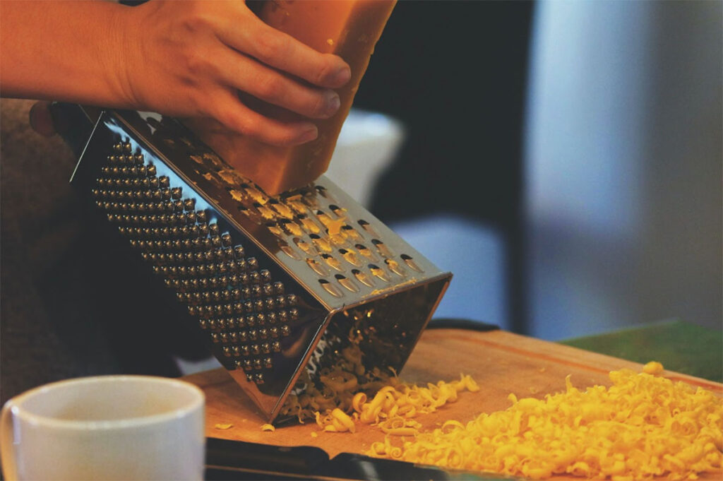 grating how much cheese to put on homemade pizza