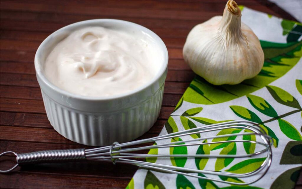 make creamy garlic sauce at home